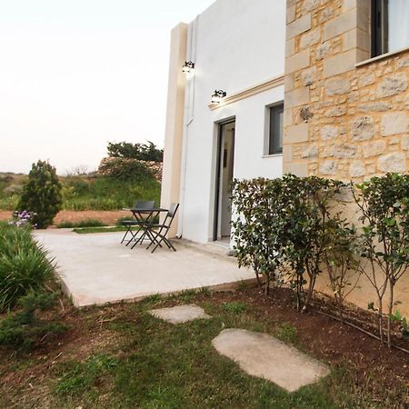 Agarathos Traditional Rooms - Pool - Kaliviani -On The Road To Balos Esterno foto