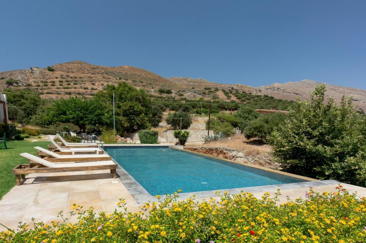 Agarathos Traditional Rooms - Pool - Kaliviani -On The Road To Balos Esterno foto