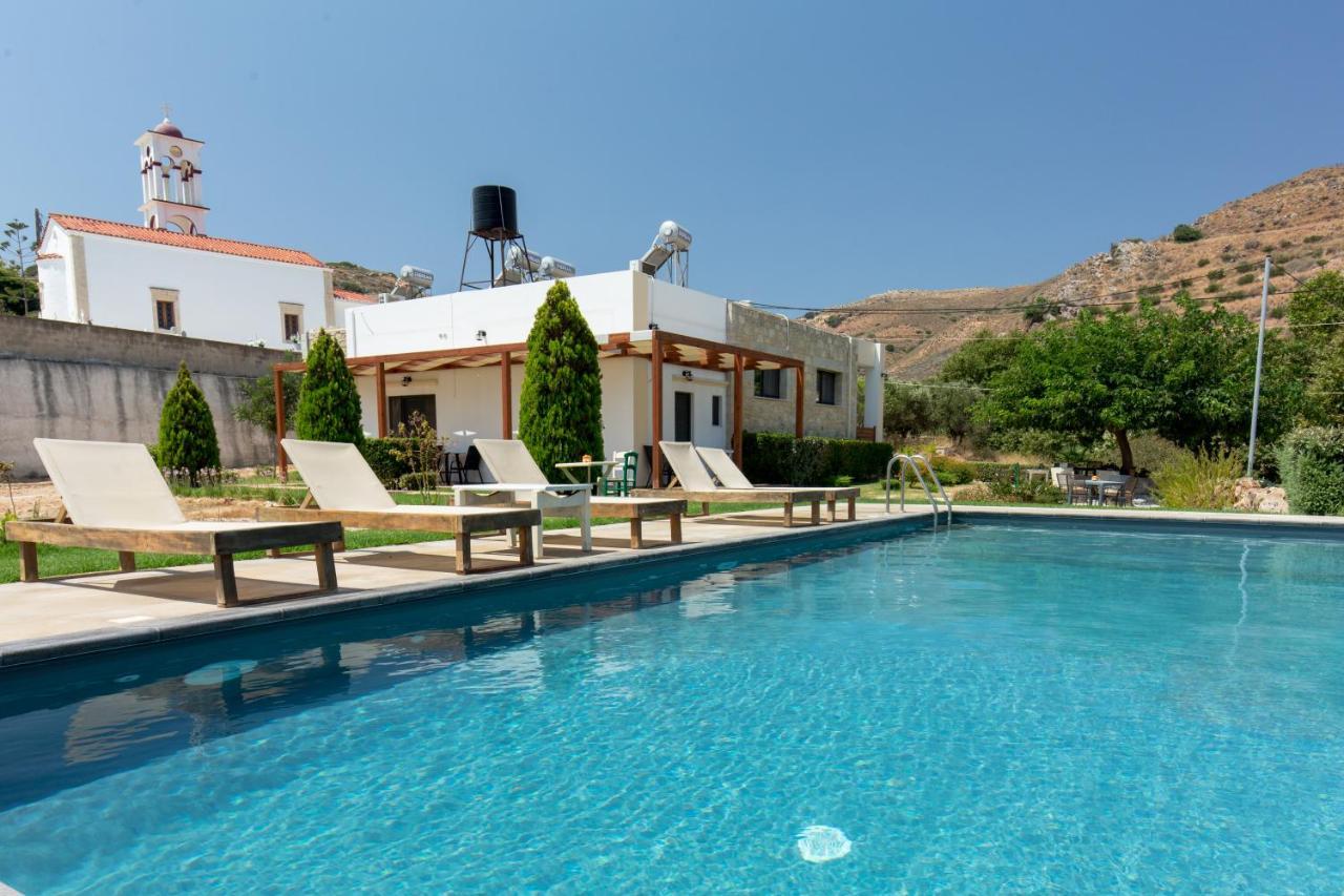 Agarathos Traditional Rooms - Pool - Kaliviani -On The Road To Balos Esterno foto