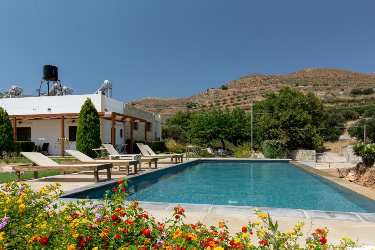 Agarathos Traditional Rooms With Pool Kalivianí Esterno foto