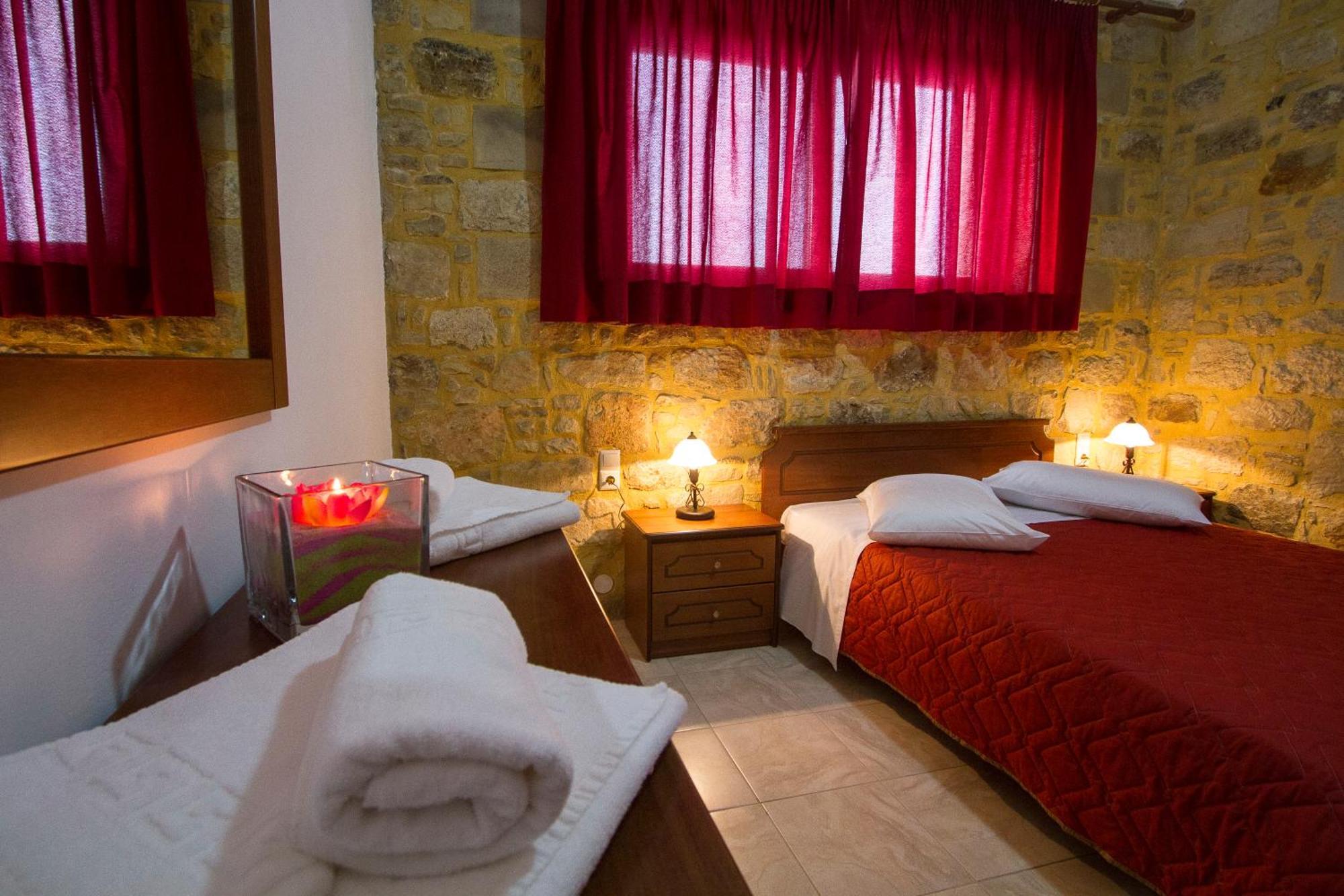 Agarathos Traditional Rooms - Pool - Kaliviani -On The Road To Balos Camera foto