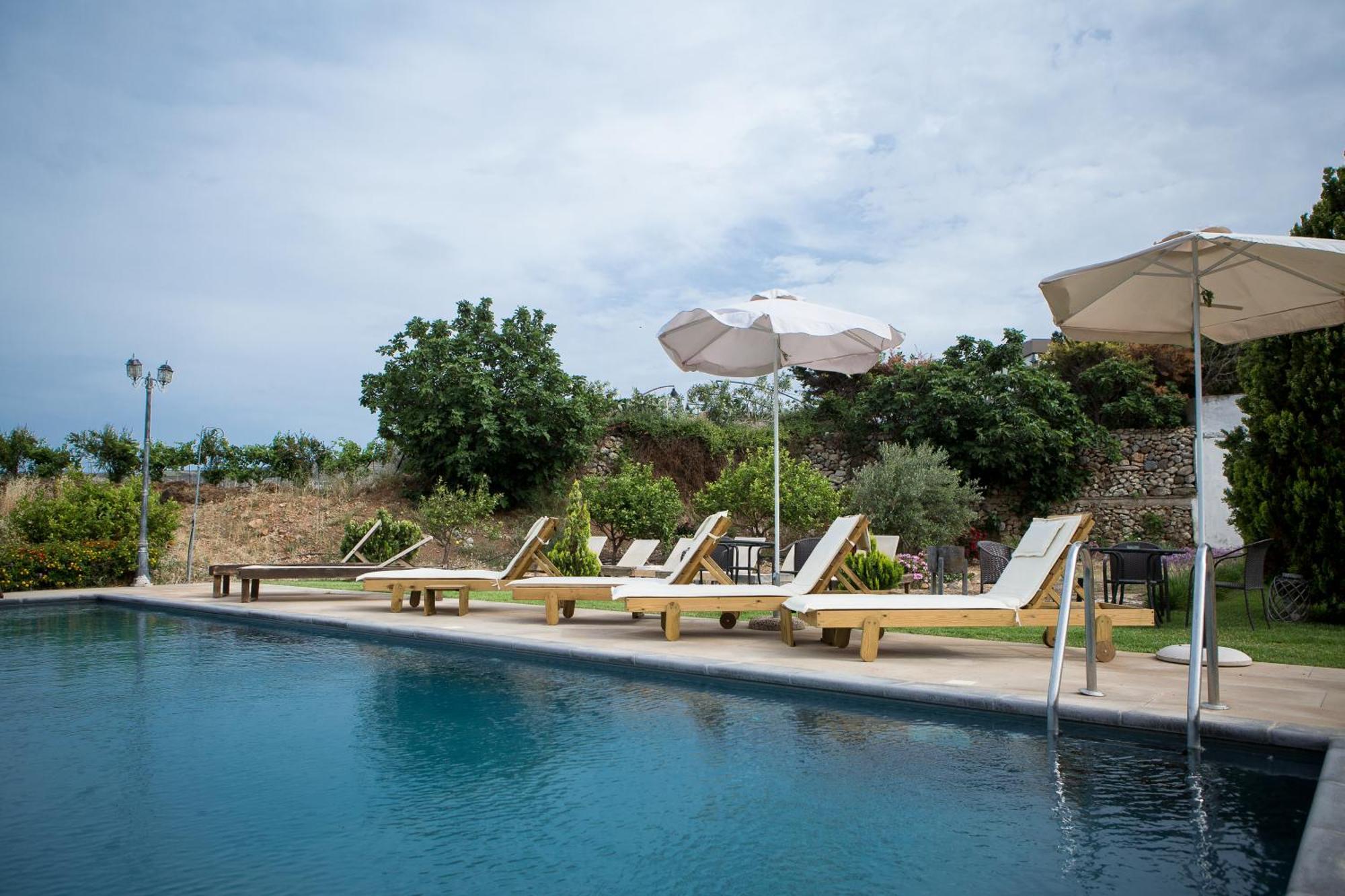 Agarathos Traditional Rooms - Pool - Kaliviani -On The Road To Balos Esterno foto