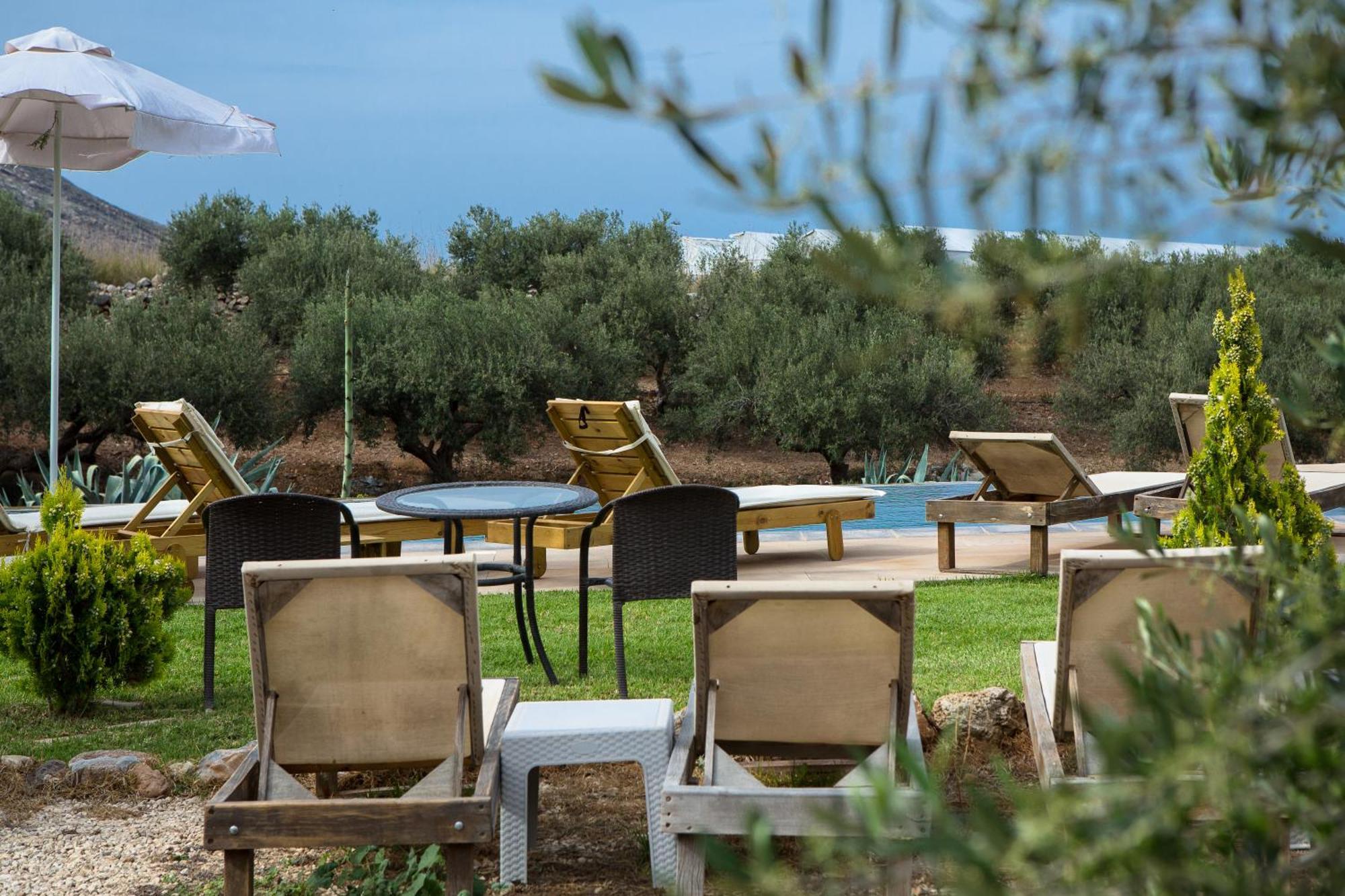 Agarathos Traditional Rooms - Pool - Kaliviani -On The Road To Balos Esterno foto