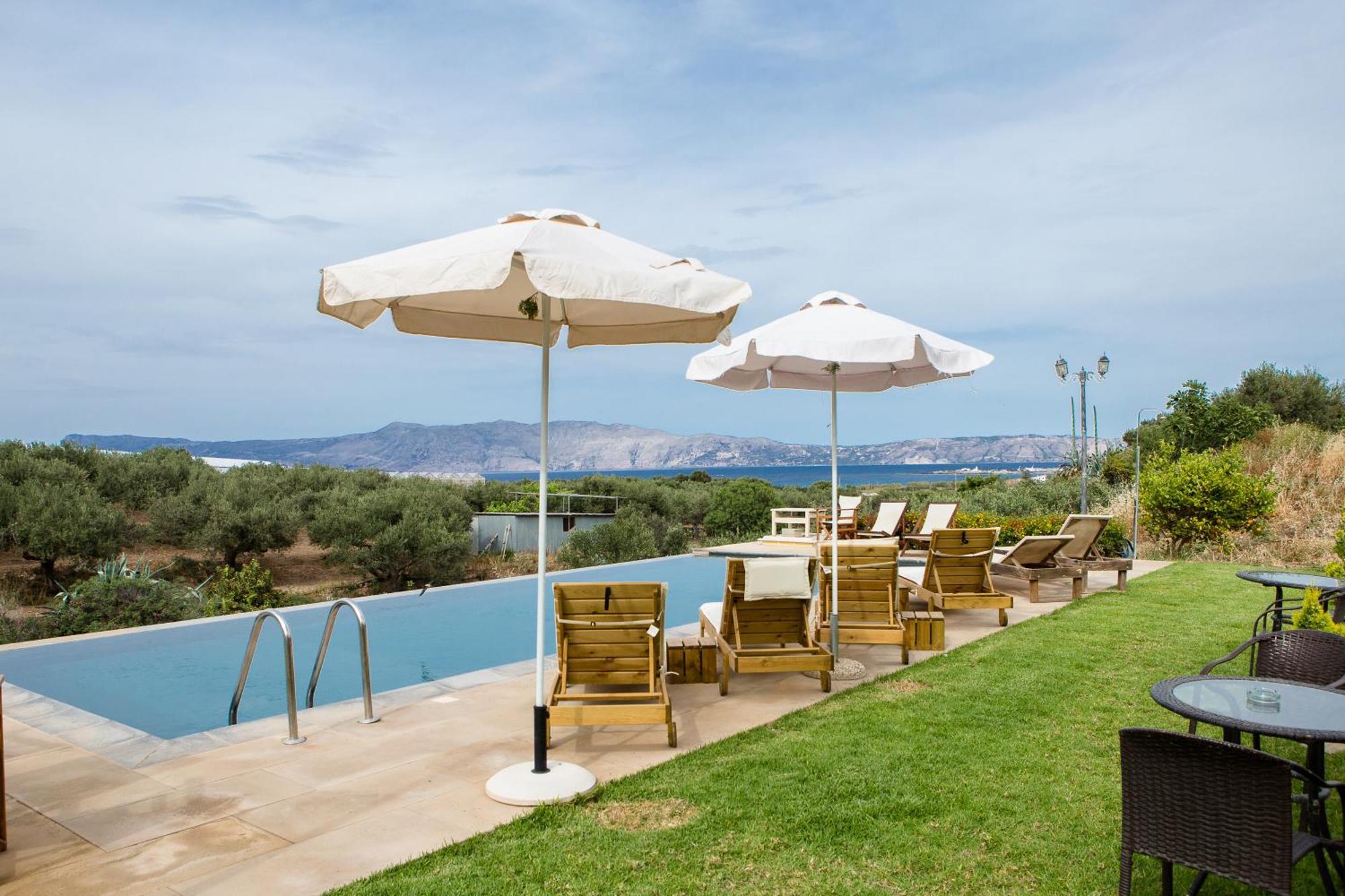 Agarathos Traditional Rooms - Pool - Kaliviani -On The Road To Balos Esterno foto