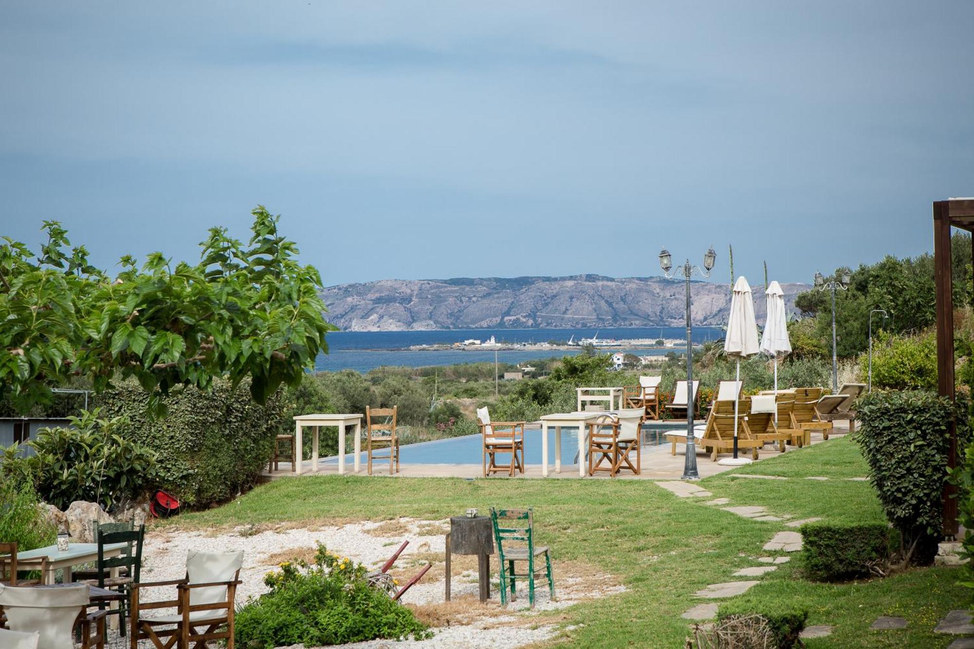 Agarathos Traditional Rooms - Pool - Kaliviani -On The Road To Balos Esterno foto