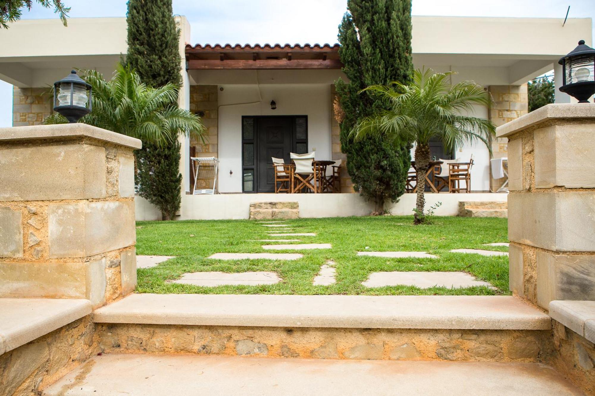 Agarathos Traditional Rooms - Pool - Kaliviani -On The Road To Balos Esterno foto