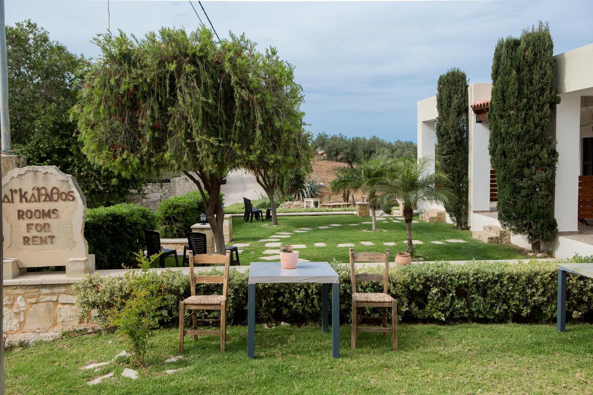 Agarathos Traditional Rooms - Pool - Kaliviani -On The Road To Balos Esterno foto