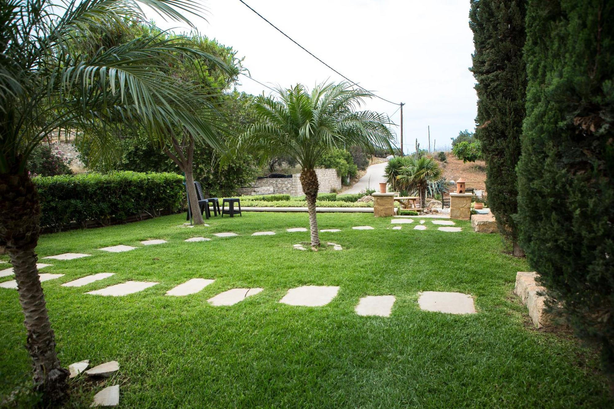 Agarathos Traditional Rooms - Pool - Kaliviani -On The Road To Balos Esterno foto