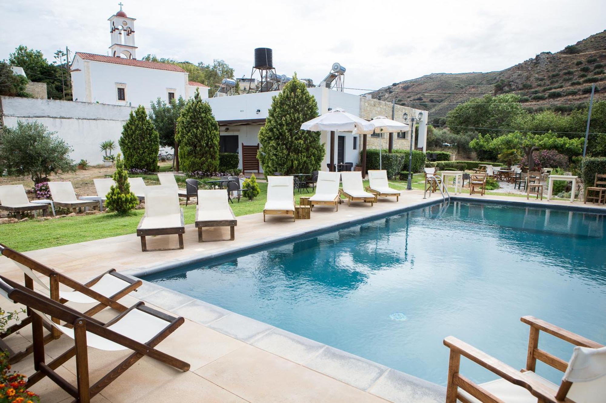 Agarathos Traditional Rooms - Pool - Kaliviani -On The Road To Balos Esterno foto