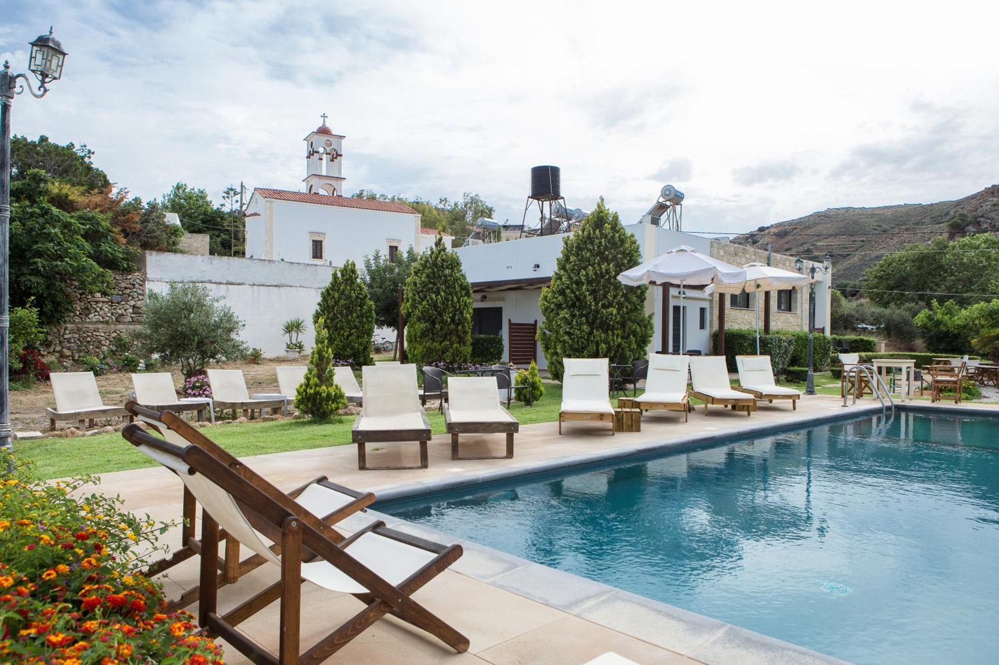 Agarathos Traditional Rooms - Pool - Kaliviani -On The Road To Balos Esterno foto