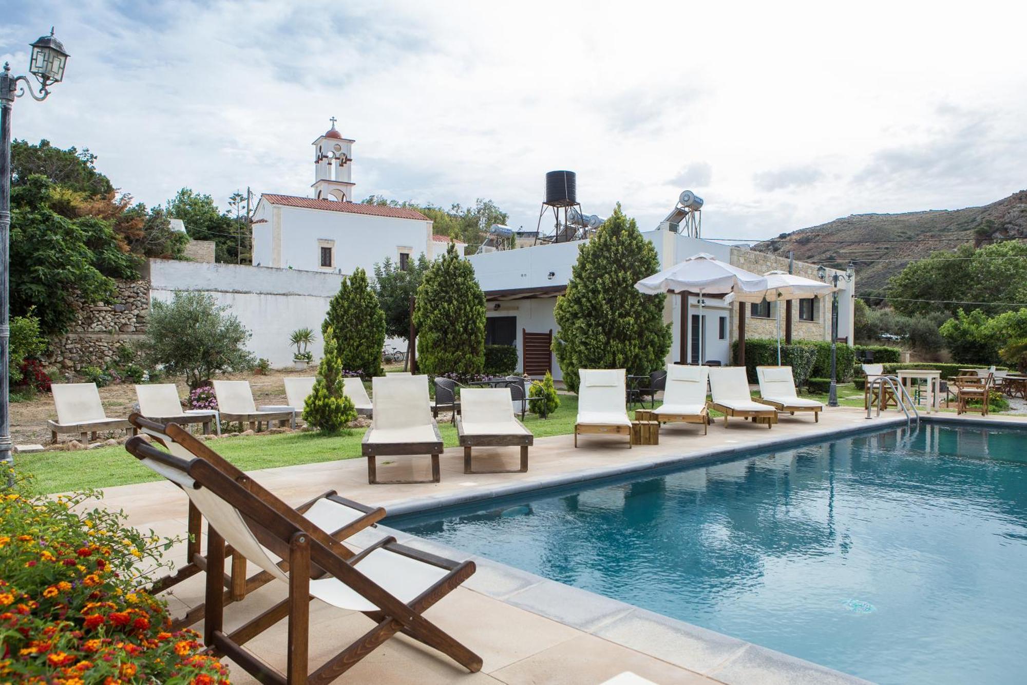 Agarathos Traditional Rooms With Pool Kalivianí Esterno foto