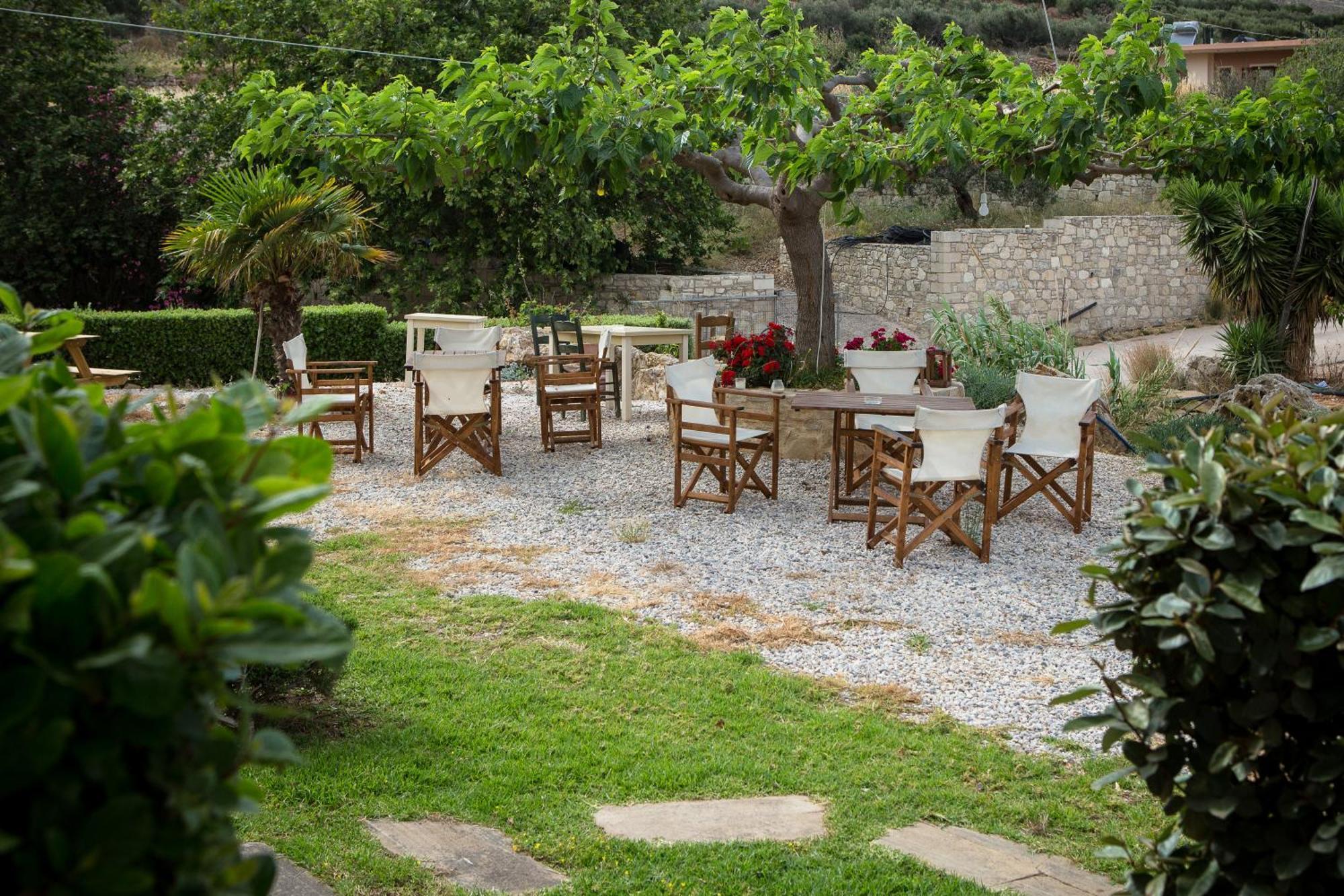Agarathos Traditional Rooms - Pool - Kaliviani -On The Road To Balos Esterno foto