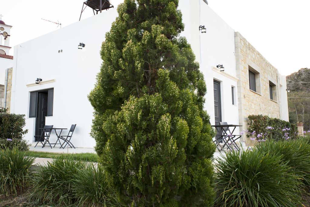 Agarathos Traditional Rooms - Pool - Kaliviani -On The Road To Balos Esterno foto