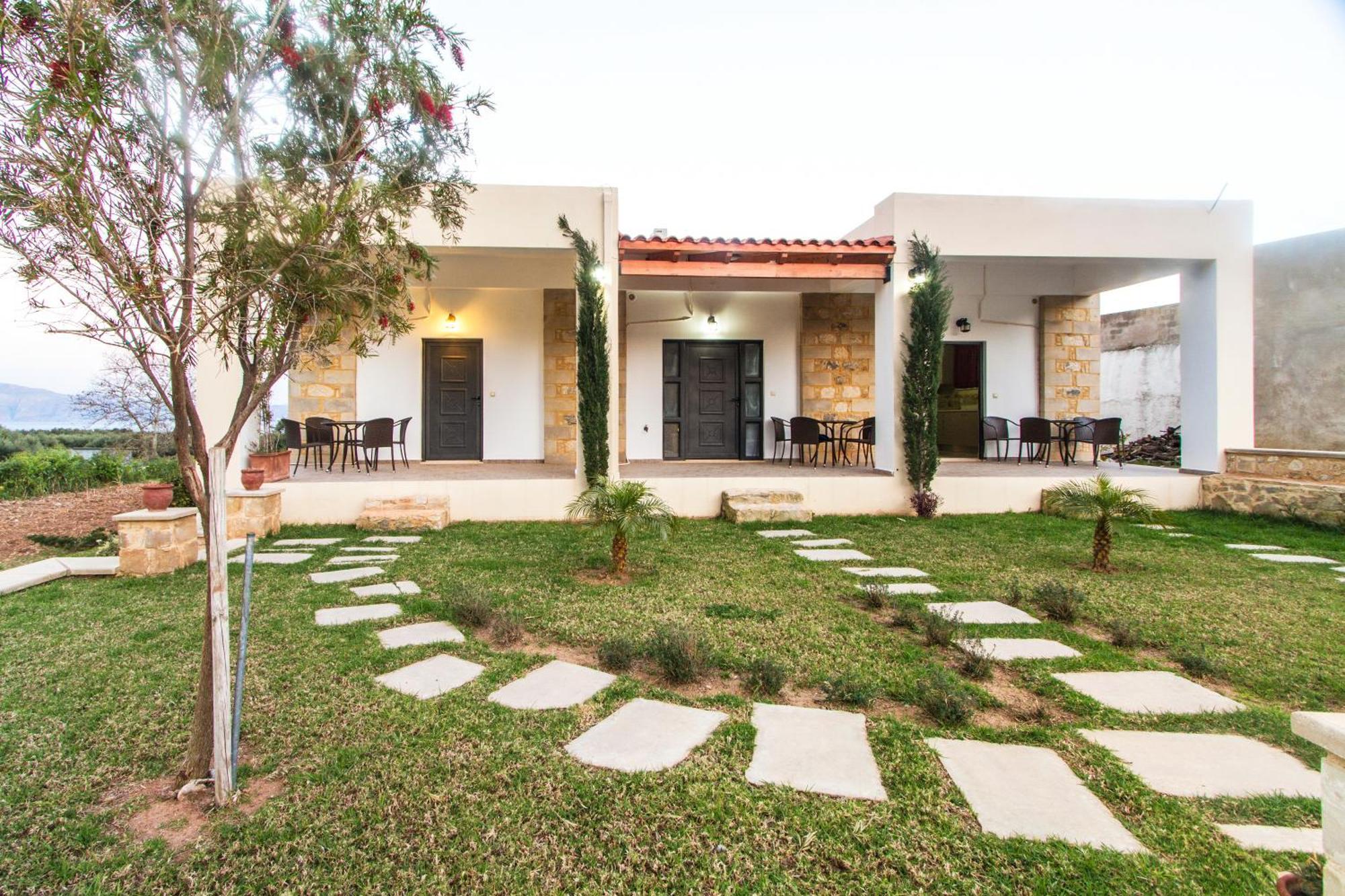 Agarathos Traditional Rooms - Pool - Kaliviani -On The Road To Balos Esterno foto