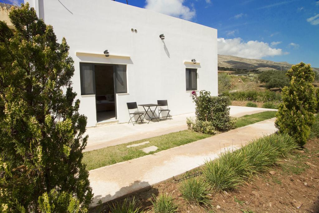 Agarathos Traditional Rooms - Pool - Kaliviani -On The Road To Balos Esterno foto