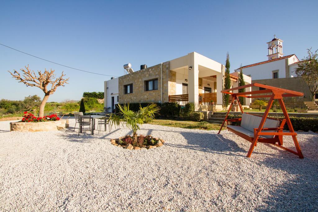 Agarathos Traditional Rooms - Pool - Kaliviani -On The Road To Balos Esterno foto