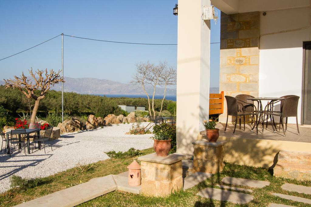 Agarathos Traditional Rooms - Pool - Kaliviani -On The Road To Balos Esterno foto