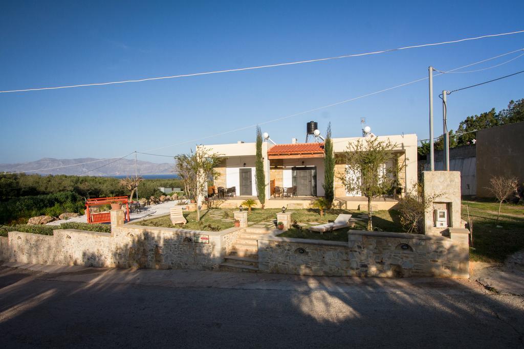 Agarathos Traditional Rooms With Pool Kalivianí Esterno foto