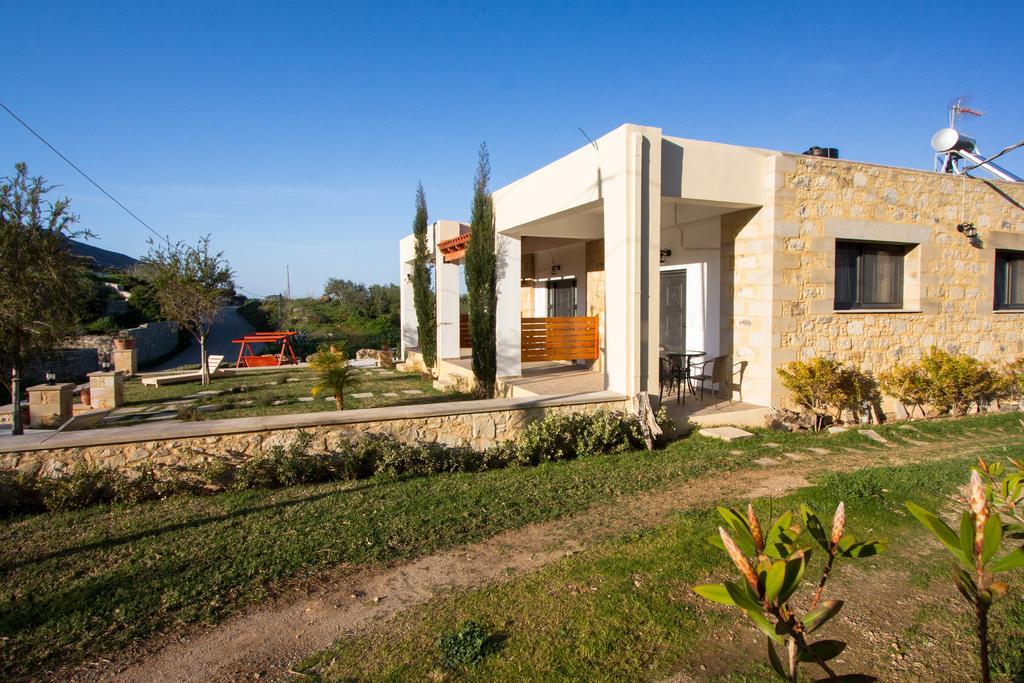 Agarathos Traditional Rooms - Pool - Kaliviani -On The Road To Balos Esterno foto