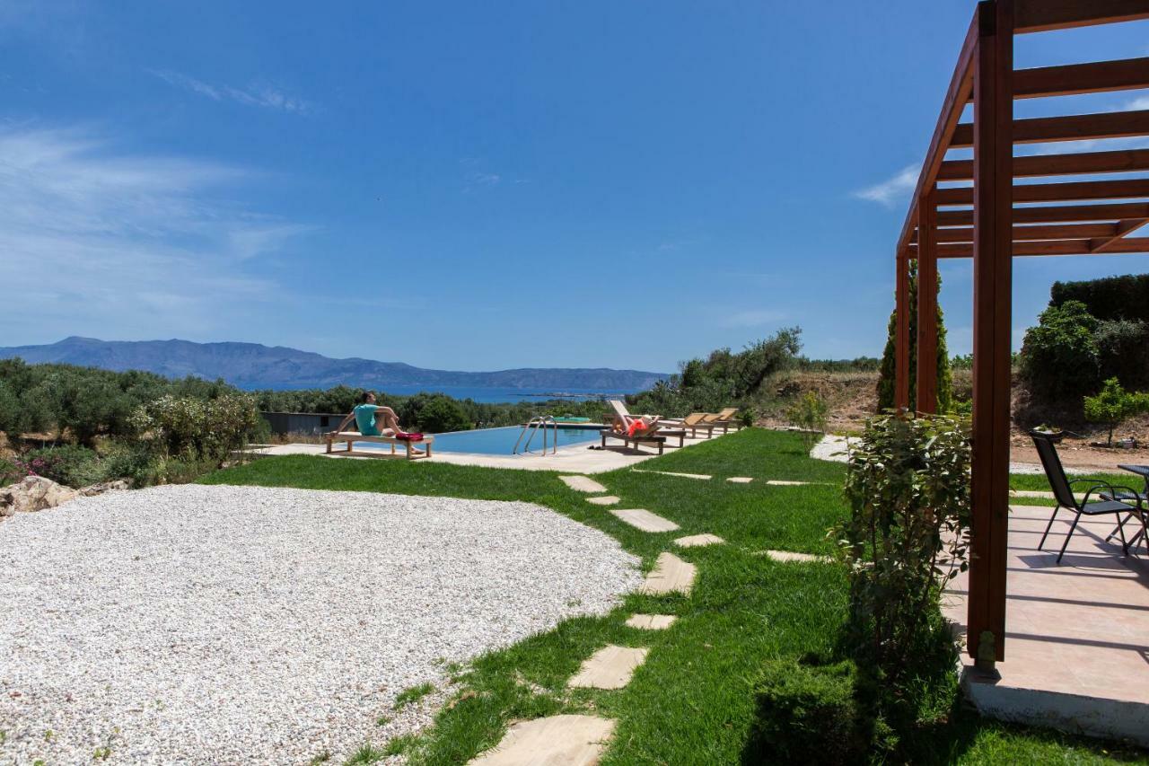 Agarathos Traditional Rooms - Pool - Kaliviani -On The Road To Balos Esterno foto