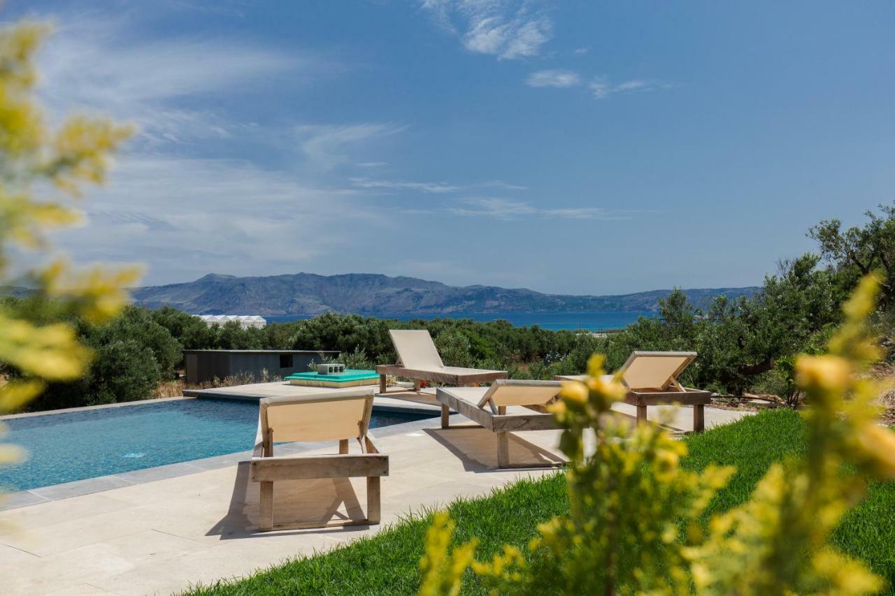 Agarathos Traditional Rooms - Pool - Kaliviani -On The Road To Balos Esterno foto