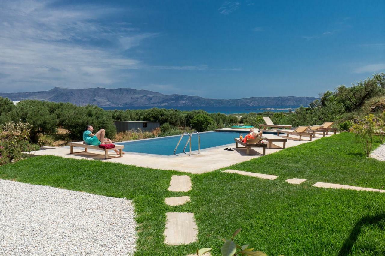 Agarathos Traditional Rooms - Pool - Kaliviani -On The Road To Balos Esterno foto